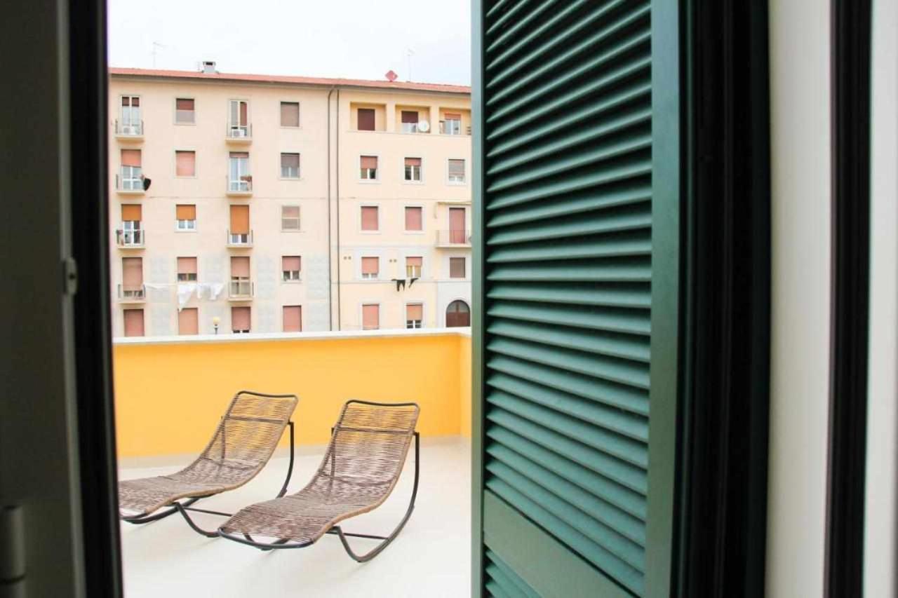 Waterfront Balcony I Grani 1 Resort Style Suite Livorno Eksteriør billede