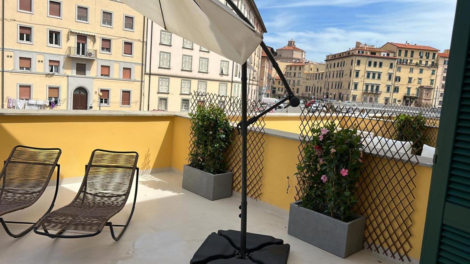 Waterfront Balcony I Grani 1 Resort Style Suite Livorno Eksteriør billede